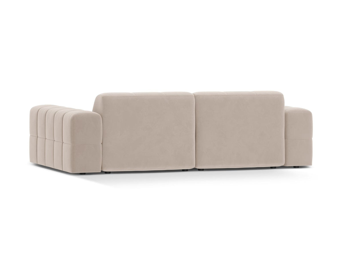 3-Sitzer Sofa Chicago in Light Beige-Venus Samtstoff mit Massivholzrahmen, gepolsterter Sitzfläche und schwarzen Kunststoffbeinen.