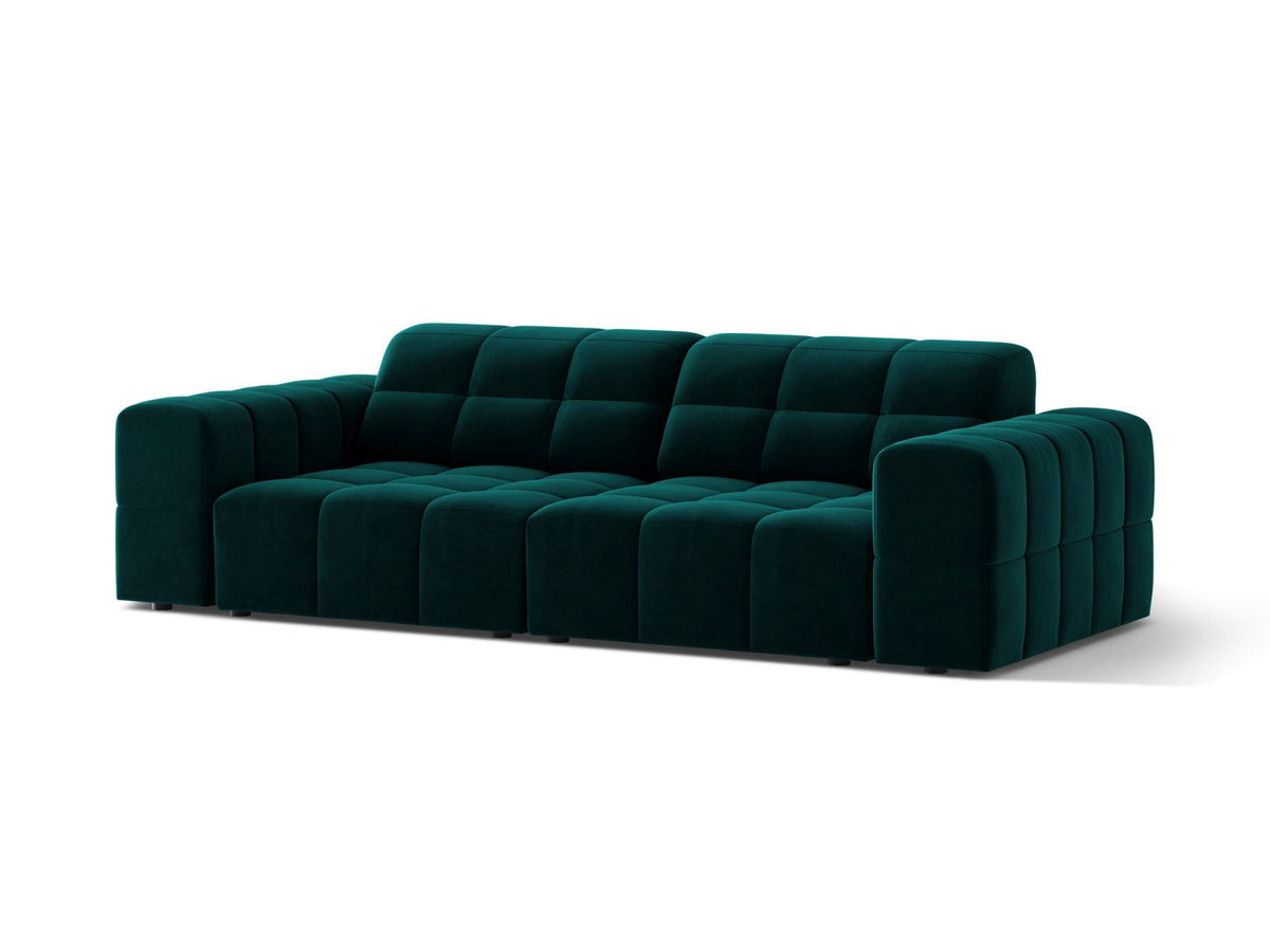 3-Sitzer Sofa Chicago in Light Beige-Venus Samtstoff mit Massivholzrahmen, gepolsterter Sitzfläche und schwarzen Kunststoffbeinen.