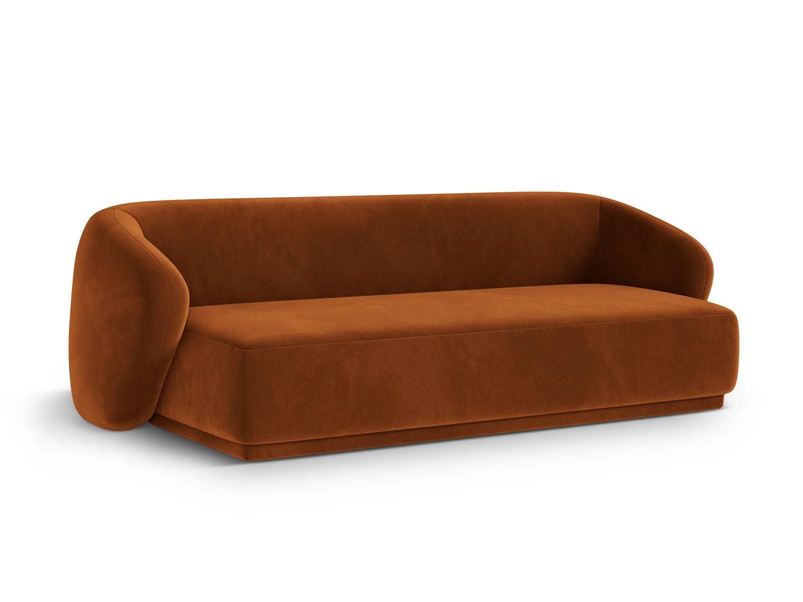 Elegantes 3-Sitzer Sofa Gomera in warmem Terracotta, ideal für stilvolle Wohnräume, erhältlich bei KAQTU Design AG.