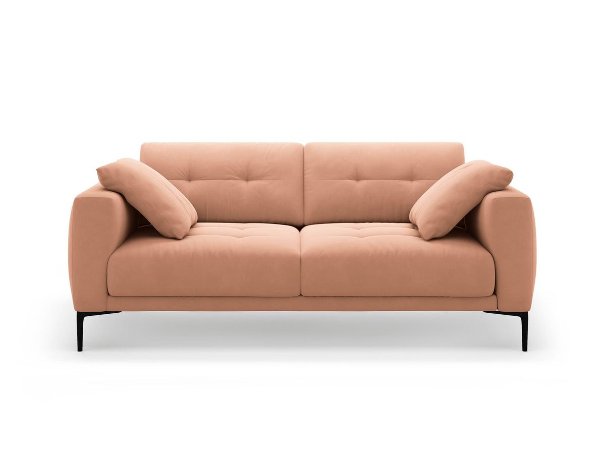 3er Sofa Lazio von Cosmopolitan Design mit Veloursstoff-Bezug in Beige-Salvador, Massivholzrahmen und schwarzen Metallbeinen aus Stahl.