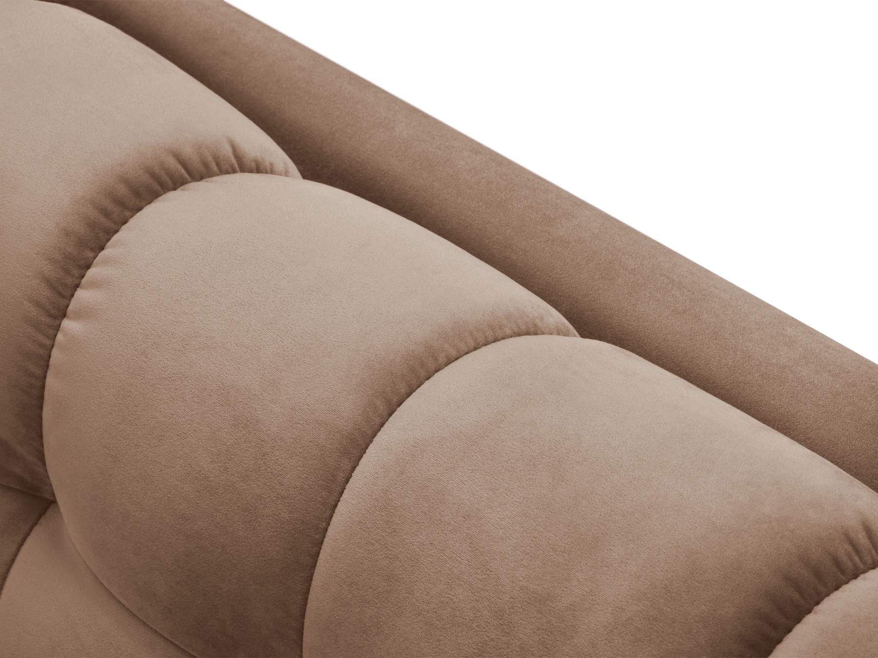 Stilvolles 3-Sitzer Sofa Bali in zartem Beige-Bluvel, perfekt für entspannte Wohnatmosphäre, entworfen von Cosmopolitan Design.