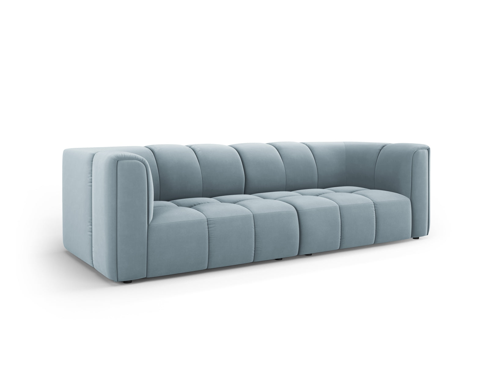 Elegantes 3-Sitzer Sofa Moritz in sanftem Hellblau, ideal für moderne Wohnräume, erhältlich bei KAQTU Design AG.