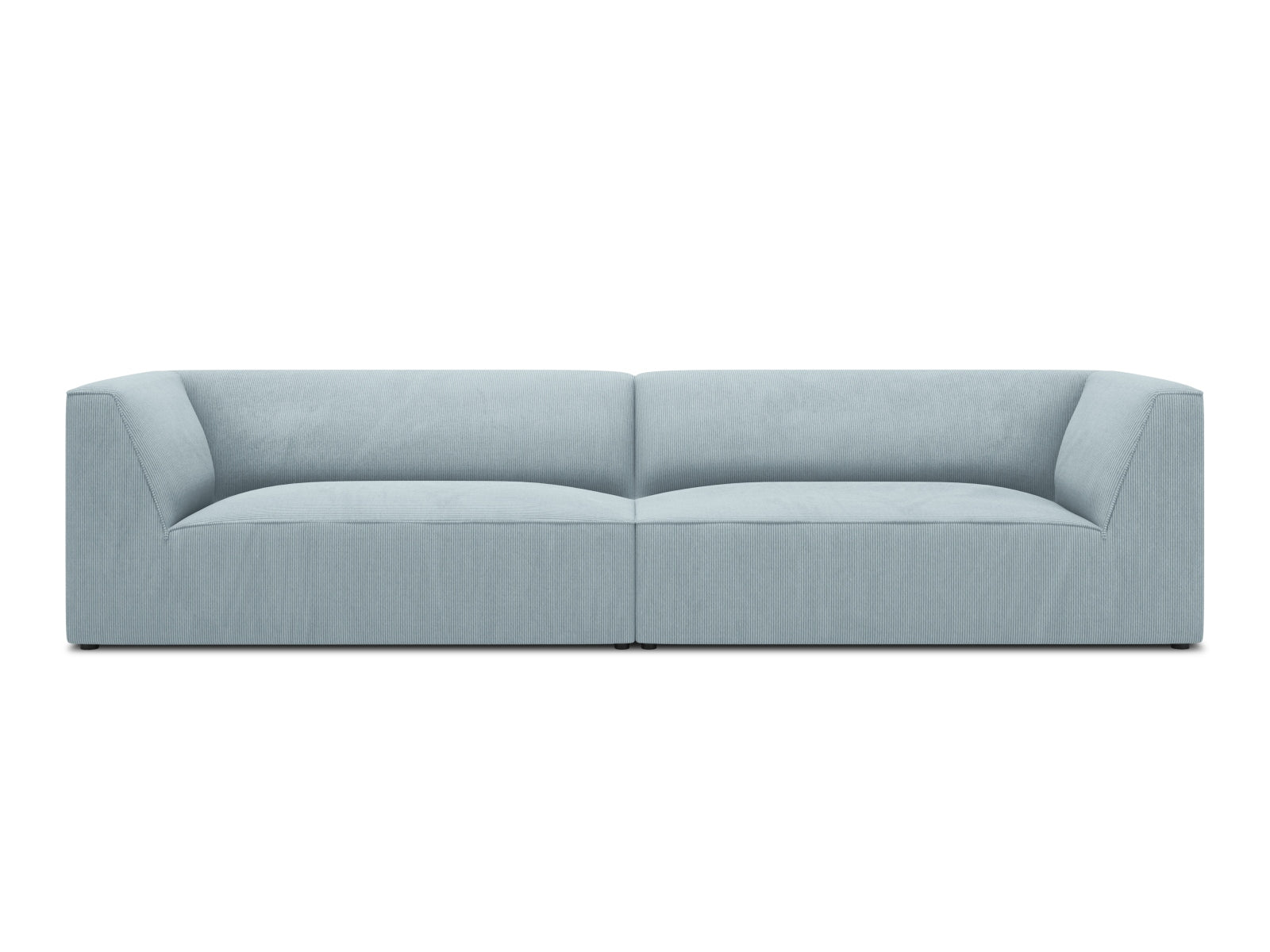 Oslo Sofa 4 Sitzer in Light Blue präsentiert im Onlineshop von KAQTU Design AG. Sofa ist von Cosmopolitan Design