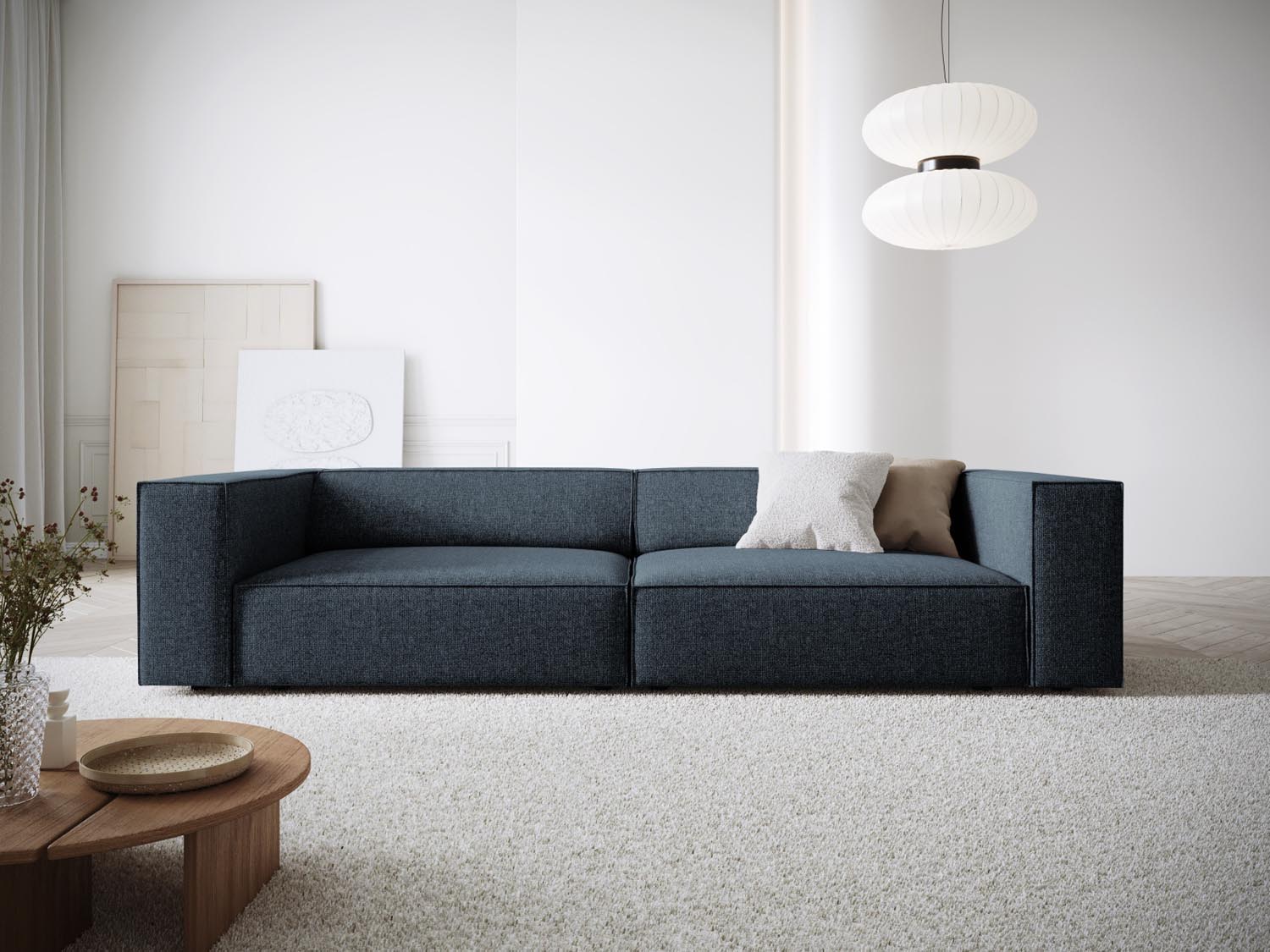 Arendal Sofa 4 Sitzer in Royal Blue präsentiert im Onlineshop von KAQTU Design AG. 4er Sofa ist von Cosmopolitan Design