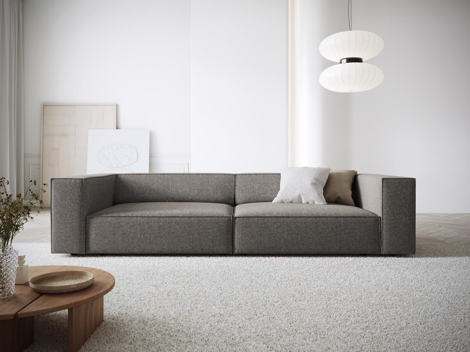 Arendal Sofa 4 Sitzer in Grey präsentiert im Onlineshop von KAQTU Design AG. 4er Sofa ist von Cosmopolitan Design