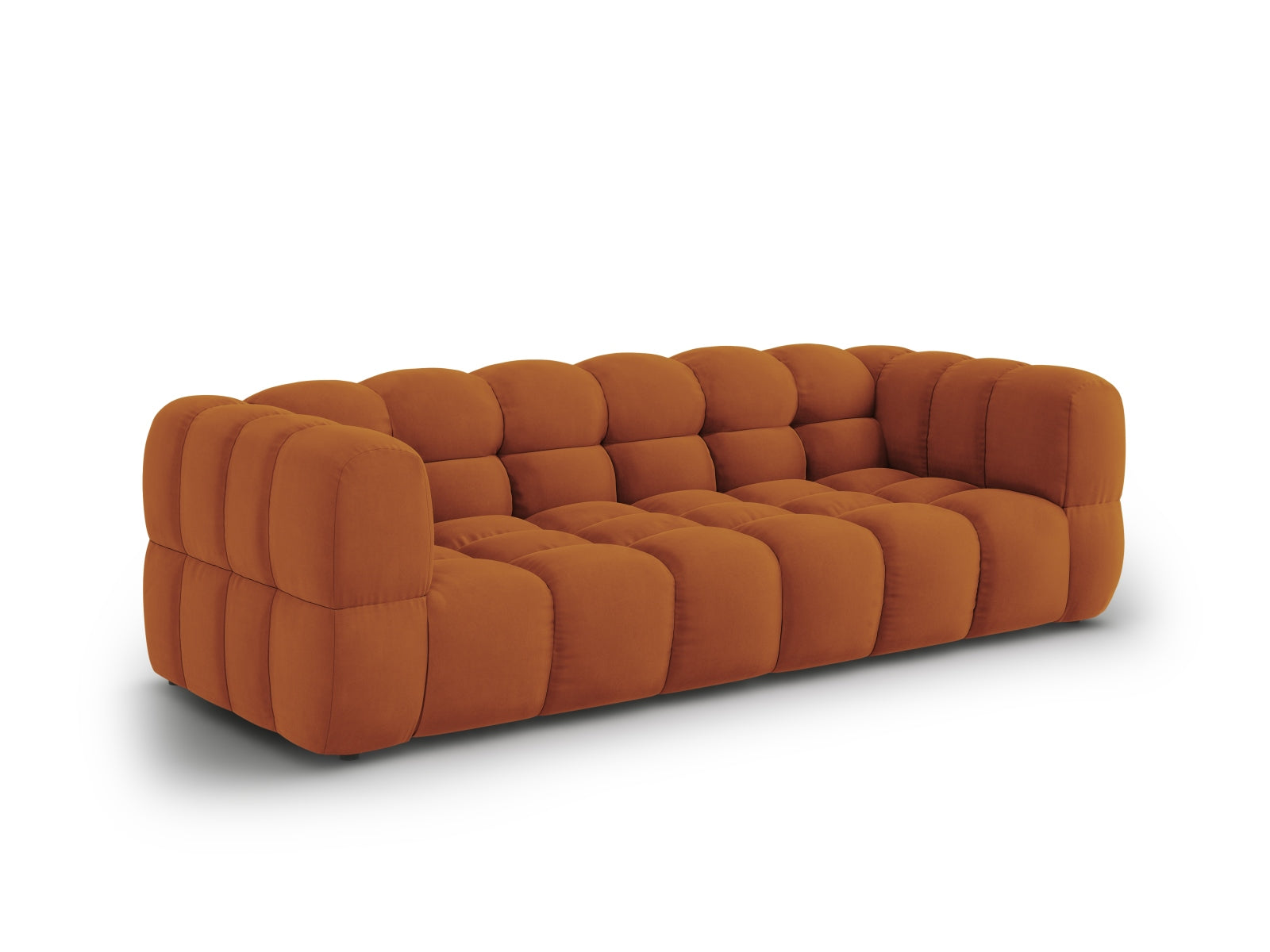 Elegantes Sky Velour Sofa in Terracotta, 4-Sitzer, modulare Bauweise, ideal für stilvolle Wohnräume, erhältlich bei KAQTU Design AG.