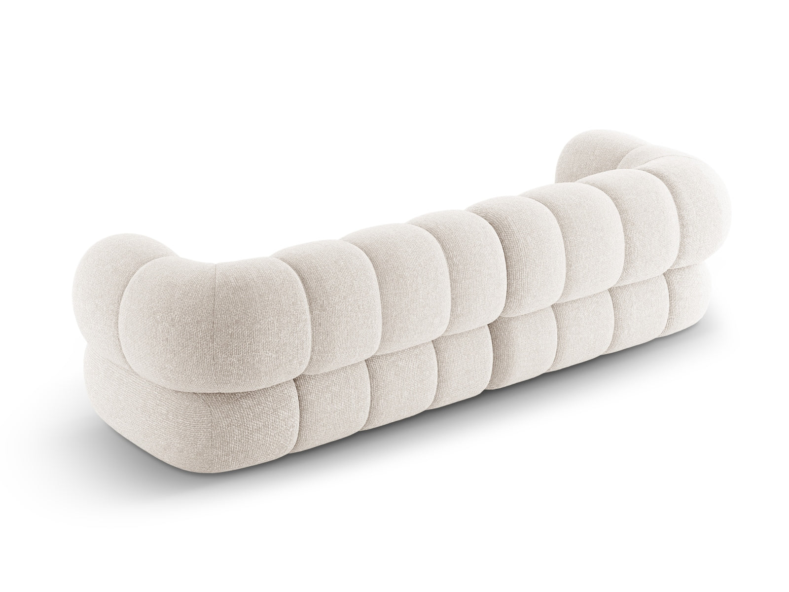 Elegantes 4-Sitzer Sofa Koge in sanftem Beige, ideal für stilvolle Wohnräume. Hochwertiges Design von Cosmopolitan für maximalen Komfort.