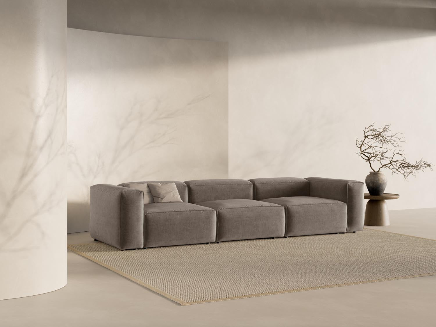 Erleben Sie das stilvolle Bergamo Modular Sofa 4 Sitzer von Cosmopolitan Design – ideal für Ihr modernes Wohnzimmer und entspannte Abende!