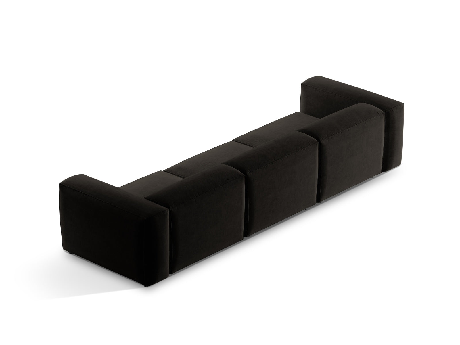 Erleben Sie das stilvolle Bergamo Modular Sofa 4 Sitzer von Cosmopolitan Design – ideal für Ihr modernes Wohnzimmer und entspannte Abende!