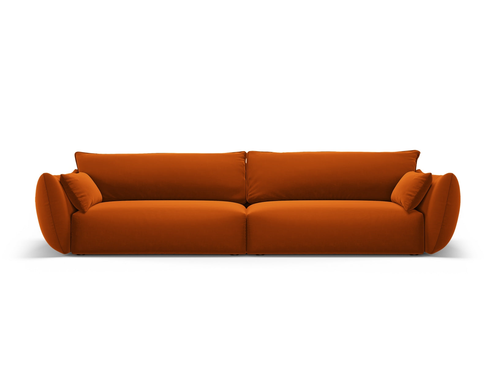 4-Sitzer Sofa Matera in Terracotta-Salvador präsentiert im Onlineshop von KAQTU Design AG. 4er Sofa ist von Cosmopolitan Design
