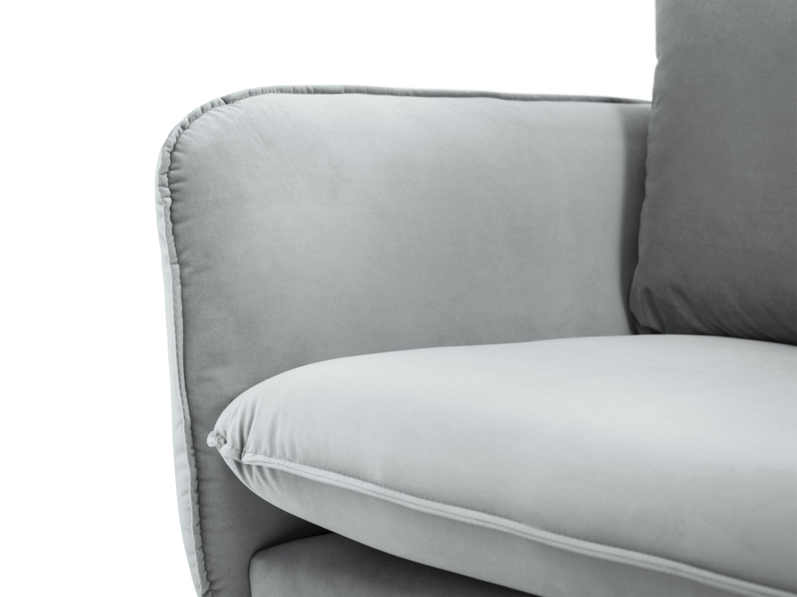 Elegantes 4-Sitzer Sofa aus hochwertigem Velours, ideal für gemütliche Abende. Pflegeleicht und vielseitig, passt in jedes Wohnkonzept.