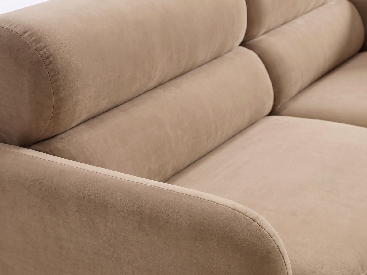 4er Sofa Malmo von Cosmopolitan Design mit Stoffbezug und kurzen schwarzen Kunststoffbeinen