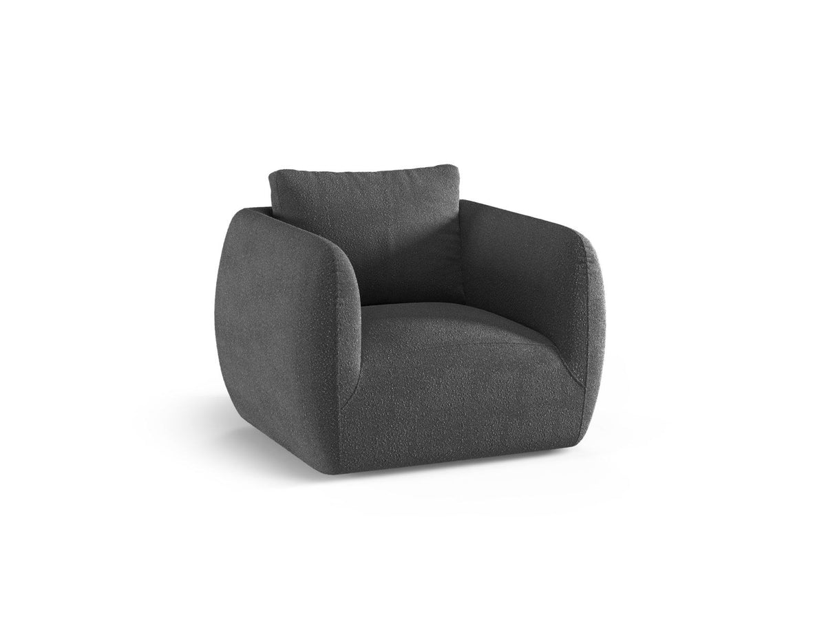 Bouclé-Sessel Nimes in White-Baloo von Cosmopolitan Design mit rundem Kiefernholzgestell und schlanken silberfarbenen Metallbeinen, frontal fotografiert.