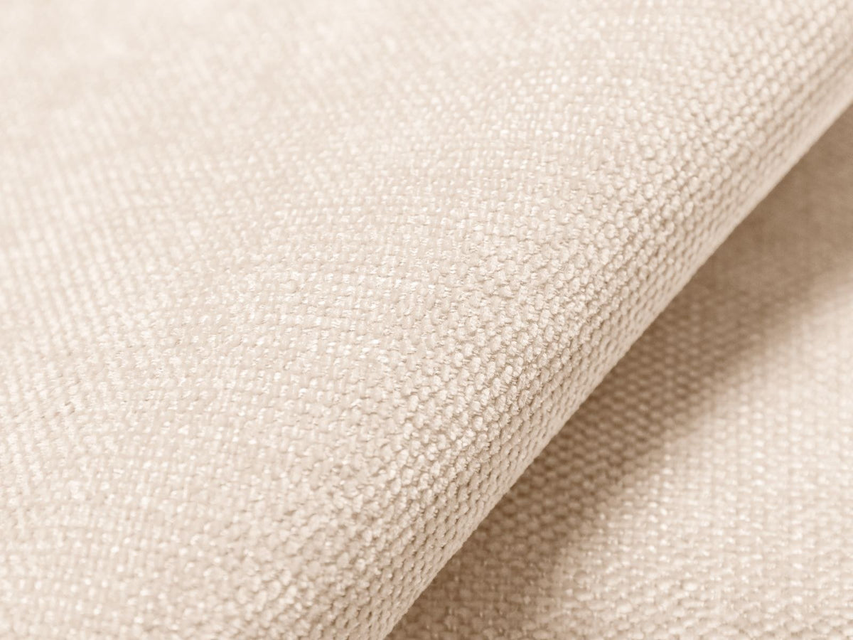 Turin Sessel mit Chenille-Bezug in Light Beige-Rosario, Massivholzrahmen aus Kiefer und Beinen aus schwarzem Buchenholz, Ansicht mit Armlehnen und Rückenlehne.