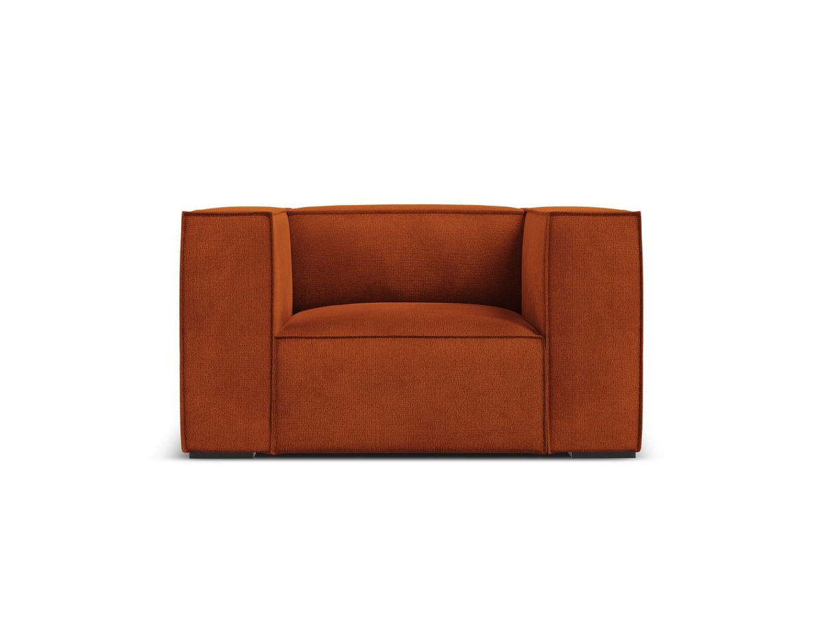 Turin Sessel mit Chenille-Bezug in Light Beige-Rosario, Massivholzrahmen aus Kiefer und Beinen aus schwarzem Buchenholz, Ansicht mit Armlehnen und Rückenlehne.