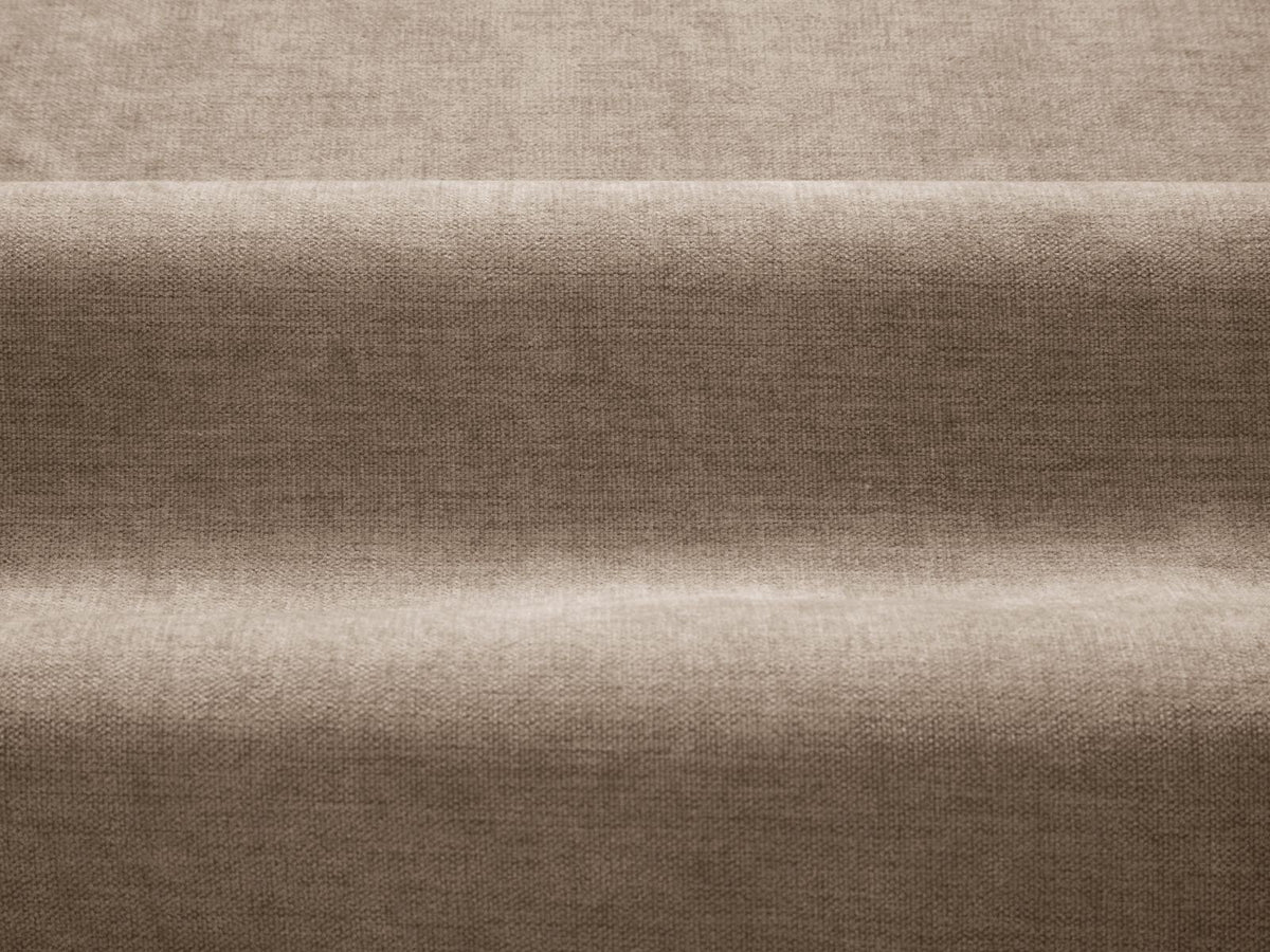 Nimes 1-Sitzer Sessel von Cosmopolitan Design in Ivory-Wind, Polsterstoff Wind mit Flor, Kiefernholzgestell und silberfarbenen Metallbeinen.