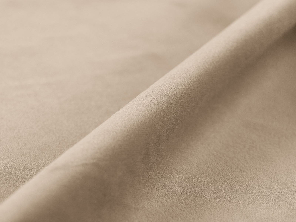 1-Sitzer Sessel Chicago von Cosmopolitan Design in Light Beige-Eden mit Chenille-Stoffbezug und schwarzen Kunststoffbeinen.