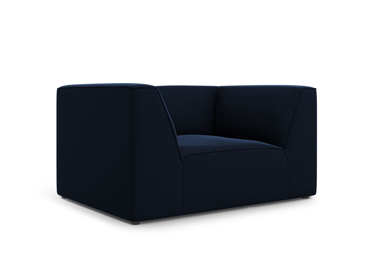 Beiger Samt-Sessel Siena von Cosmopolitan Design mit Massivholzrahmen, gepolsterter Sitzfläche und schwarzen Kunststoffbeinen.