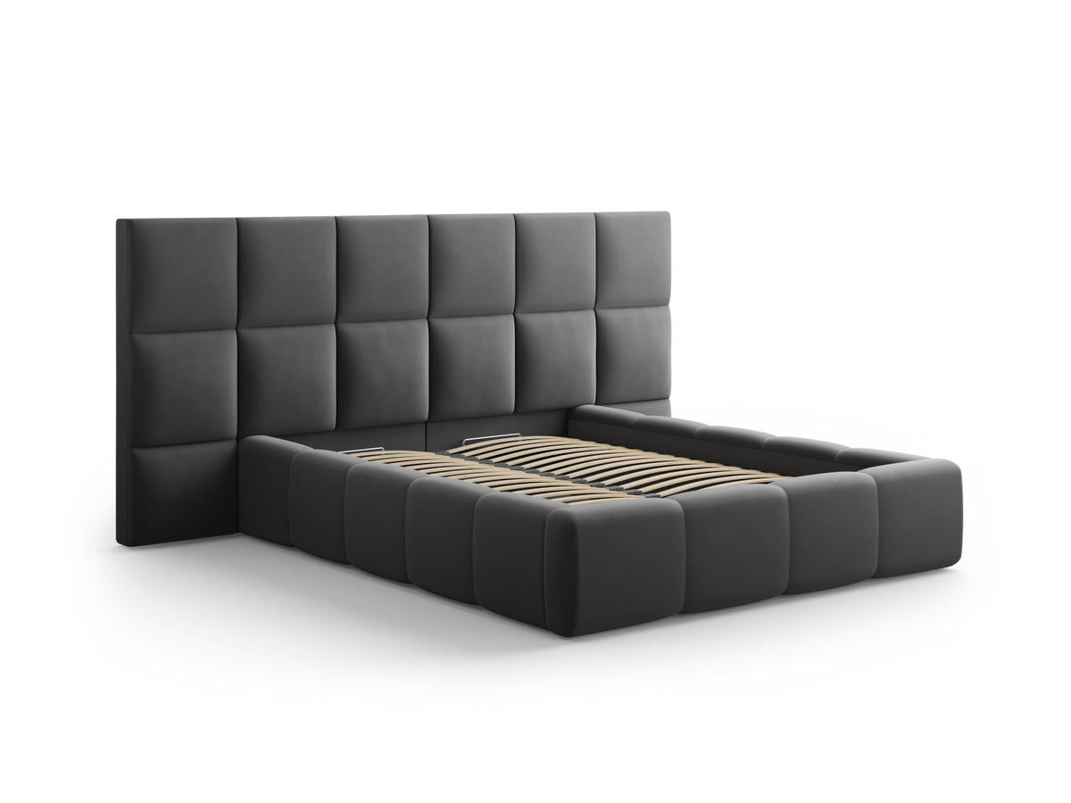 Samt-Bett Livigno von Cosmopolitan Design in Light Beige mit doppeltem Kopfteil, Metallrahmen und Stauraum-Bettkasten, Grösse 160 x 200 cm.