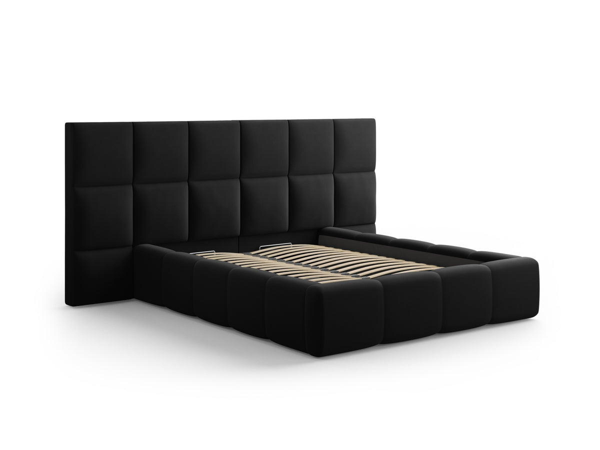 Samt-Bett Livigno von Cosmopolitan Design in Light Beige mit doppeltem Kopfteil, Metallrahmen und Stauraum-Bettkasten, Grösse 160 x 200 cm.