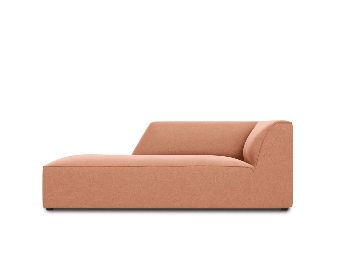 Chaiselongue Siena mit Samtbezug in Beige-Salvador, Massivholzrahmen, schwarze Kunststoffbeine, Sitzfläche 67x153cm, Ansicht von links.