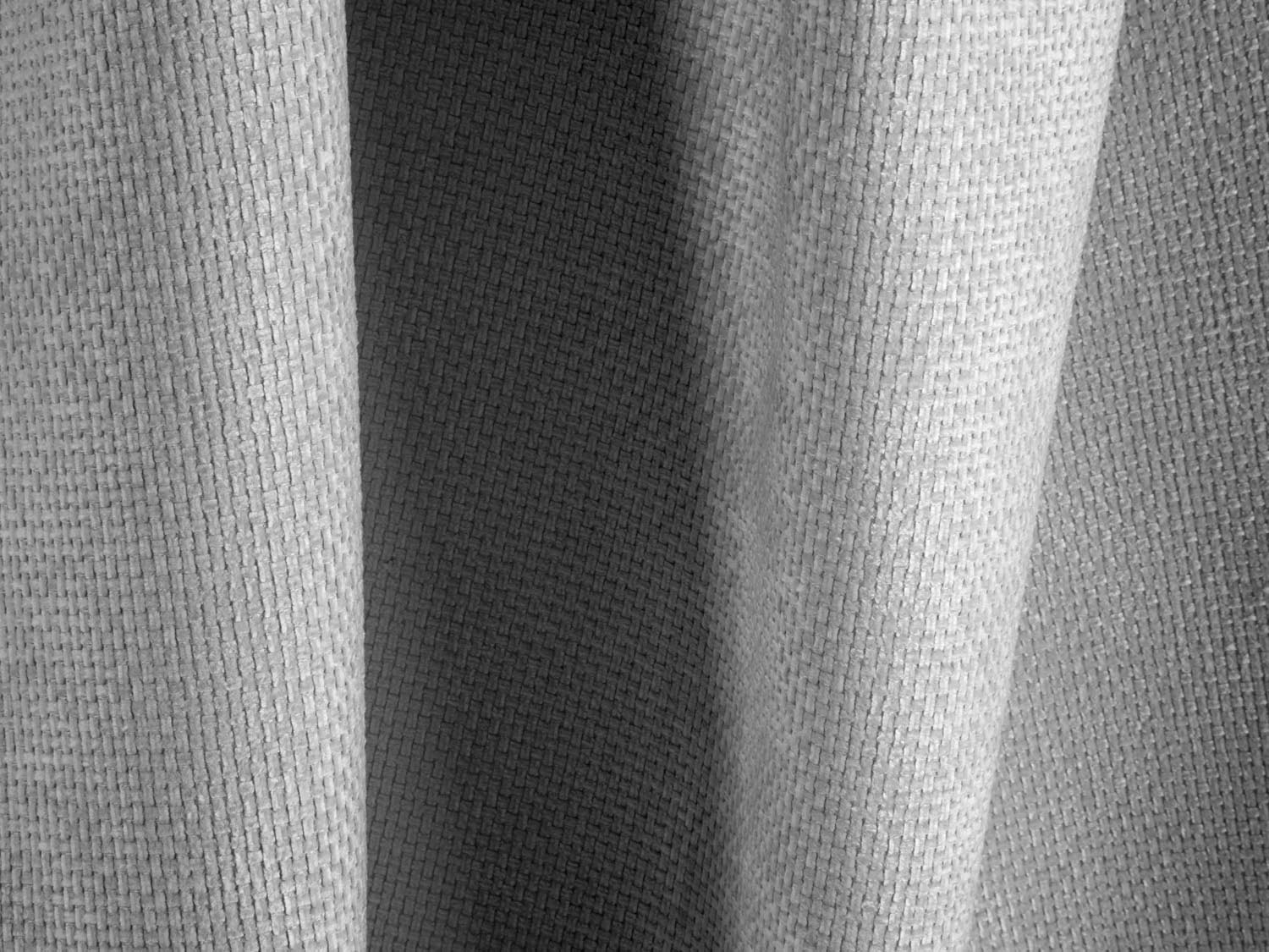 Tonale Ecksofa mit Schlaffunktion und Stauraum 4 Sitzer in Light Grey präsentiert im Onlineshop von KAQTU Design AG. Ecksofa ist von Cosmopolitan Design