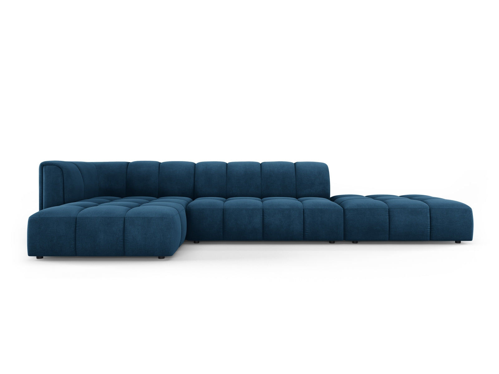 Elegantes 5-Sitzer Ecksofa Moritz in Royal Blue-Rebel, perfekt für stilvolle Wohnzimmer, bietet Komfort und vielseitige Gestaltungsmöglichkeiten.