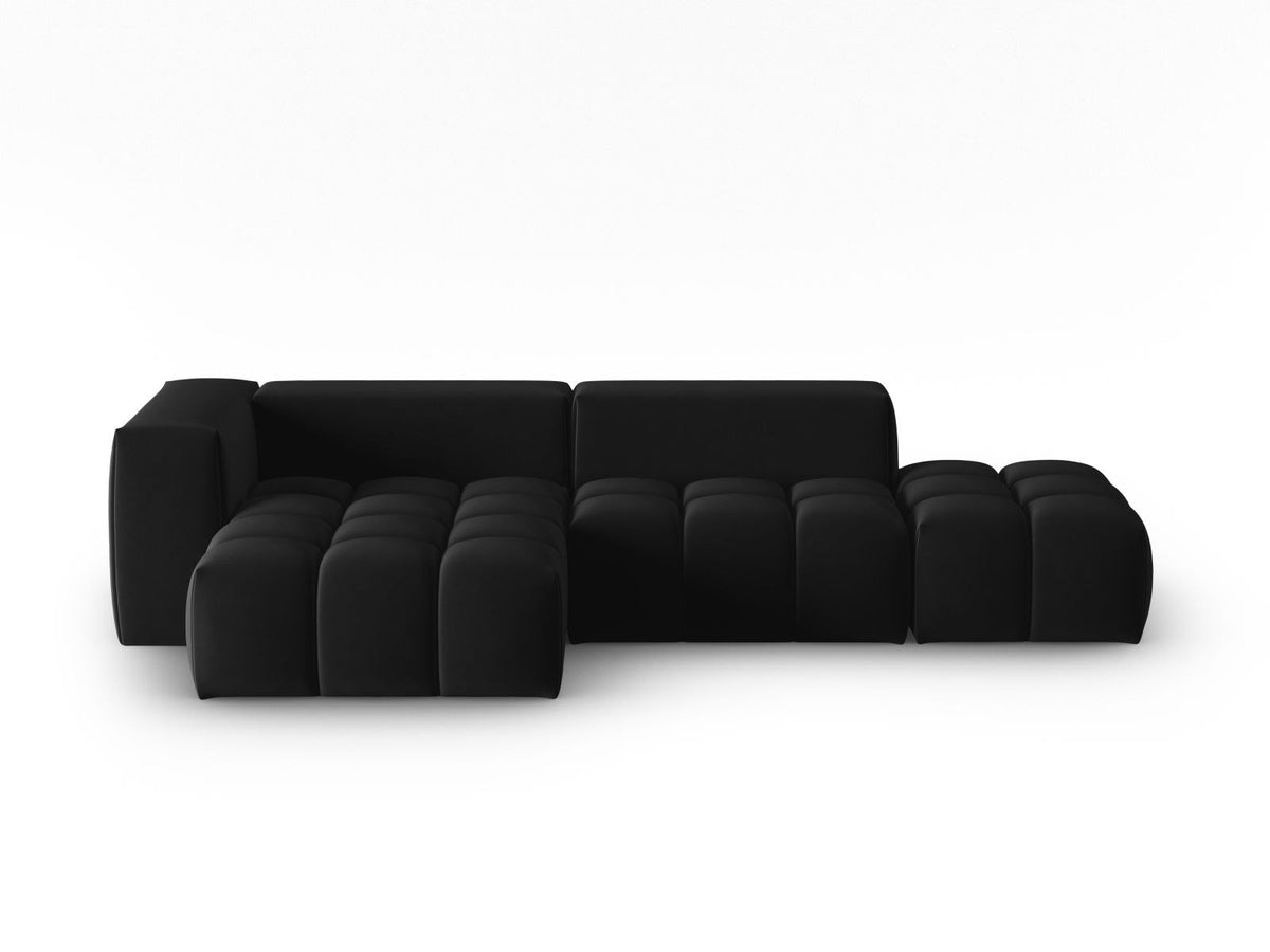 Modulares Ecksofa Verona in Sand-Casino Samt mit Récamiere links, schwarzen Kunststoffbeinen und weicher Velours-Polsterung, 4 Sitzplätze.