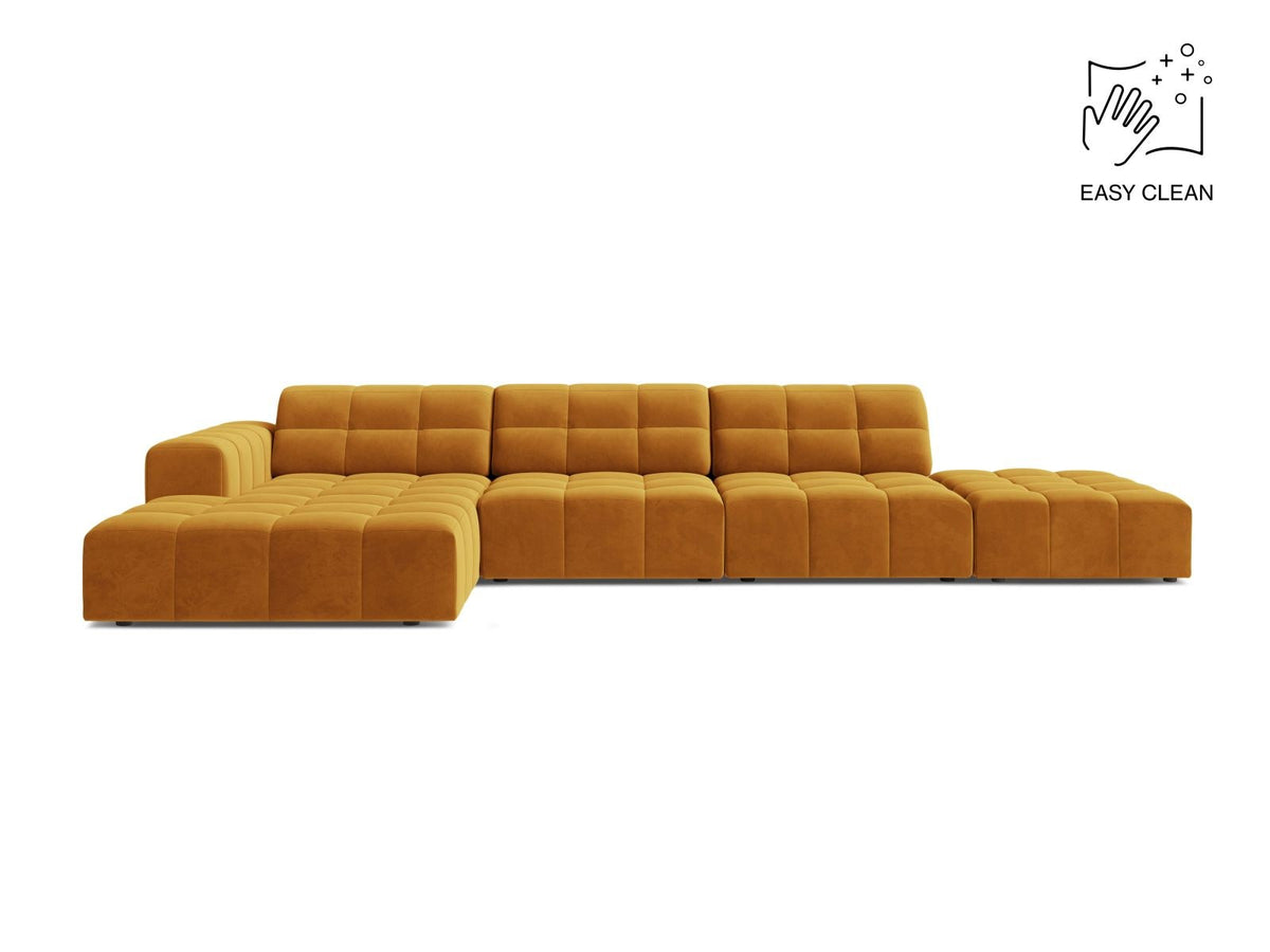 Ecksofa links von Cosmopolitan Design mit Samtbezug in Light Beige, massivem Holzrahmen und schwarzen Kunststoffbeinen, Modell Chicago.