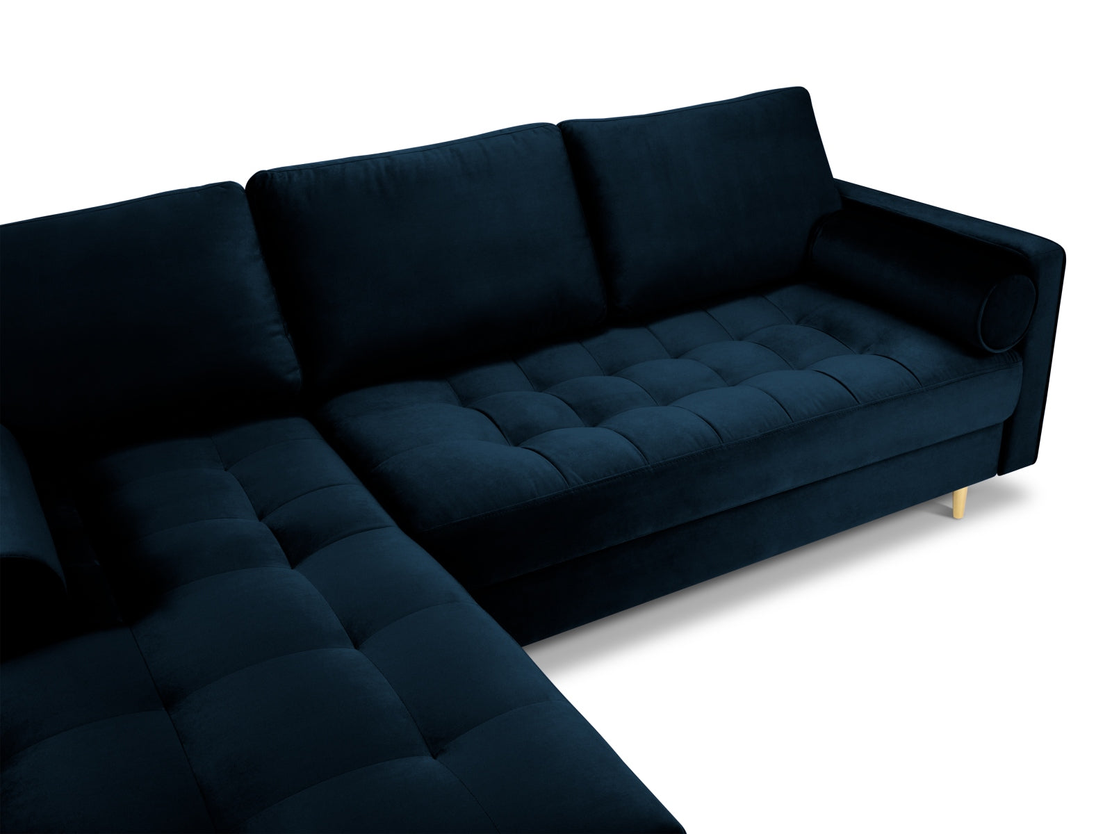 Elegantes 4-Sitzer Ecksofa links Aspen in Royal Blue, ideal für moderne Wohnzimmer, vereint Komfort und zeitgemäßes Design von Cosmopolitan.