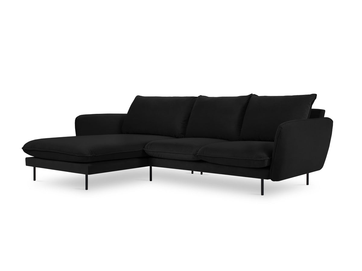 Vienna Velour Ecksofa links 5 Sitzer 170cm in Black/Schwarz-Bluvel präsentiert im Onlineshop von KAQTU Design AG. Ecksofa links ist von Cosmopolitan Design