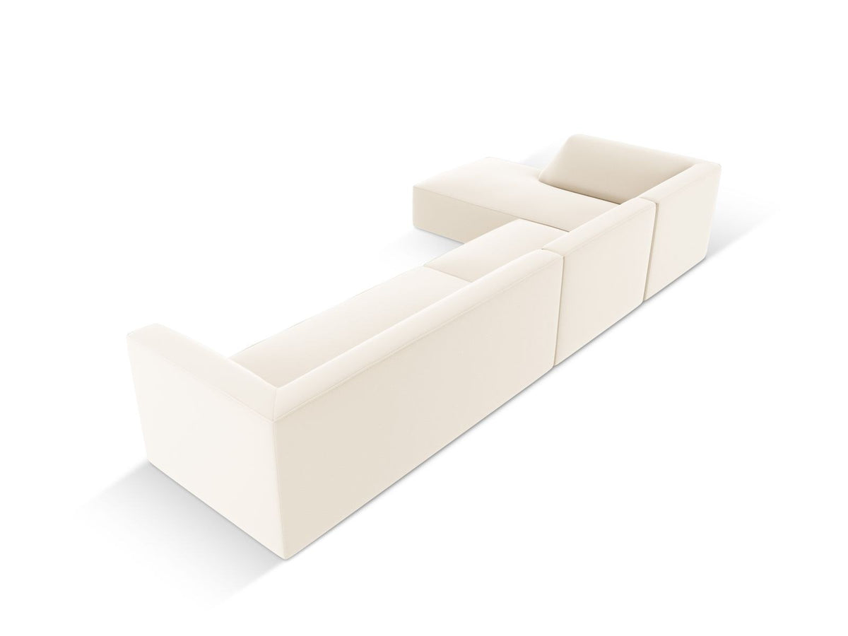 Modulares Ecksofa Siena in Light Beige mit lederähnlichem Bezugsstoff, schwarzen Kunststoffbeinen und moderner Eckform, 5-Sitzer, 180 cm Tiefe.