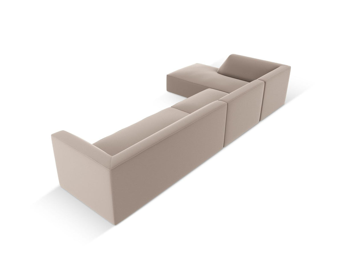 Modulares Ecksofa Siena in Light Beige mit lederähnlichem Bezugsstoff, schwarzen Kunststoffbeinen und moderner Eckform, 5-Sitzer, 180 cm Tiefe.