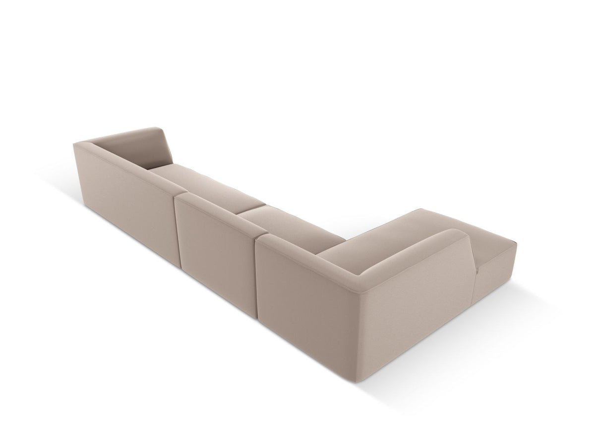 Modulares Ecksofa Siena in Light Beige mit lederähnlichem Bezugsstoff, schwarzen Kunststoffbeinen und moderner Eckform, 5-Sitzer, 180 cm Tiefe.