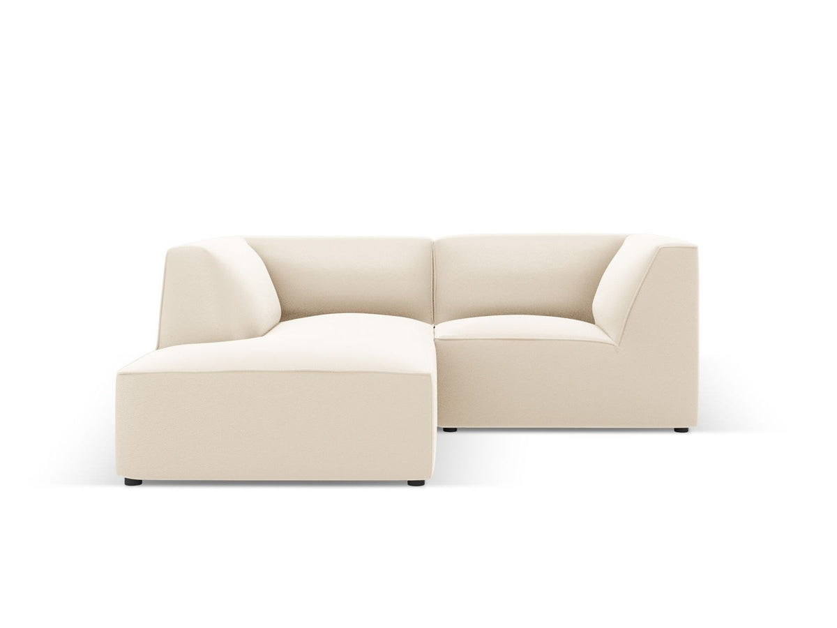 Modulares Ecksofa links Siena in Light Beige-Pacifico mit lederähnlichem Kunstlederbezug, schwarzen Kunststoffbeinen und Récamiere-Form.