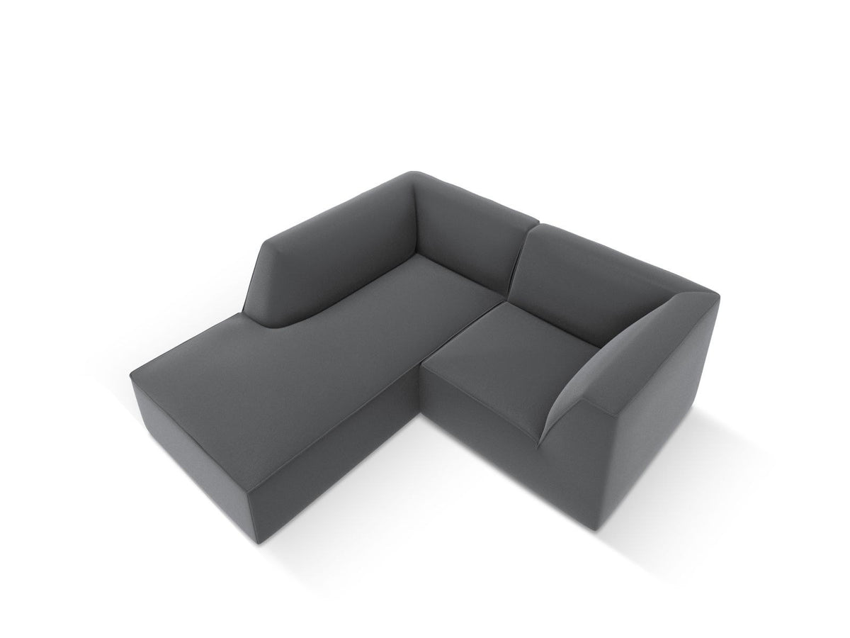 Modulares Ecksofa links Siena in Light Beige-Pacifico mit lederähnlichem Kunstlederbezug, schwarzen Kunststoffbeinen und Récamiere-Form.