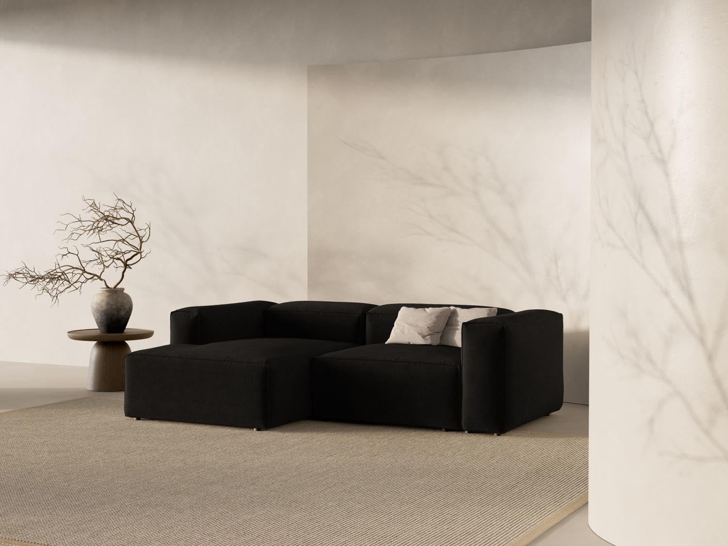 Entdecken Sie das elegante Bergamo Modulare Ecksofa links 2 Sitzer von Cosmopolitan Design – perfekt für stilvolle Wohnräume und gemütliche Stunden!