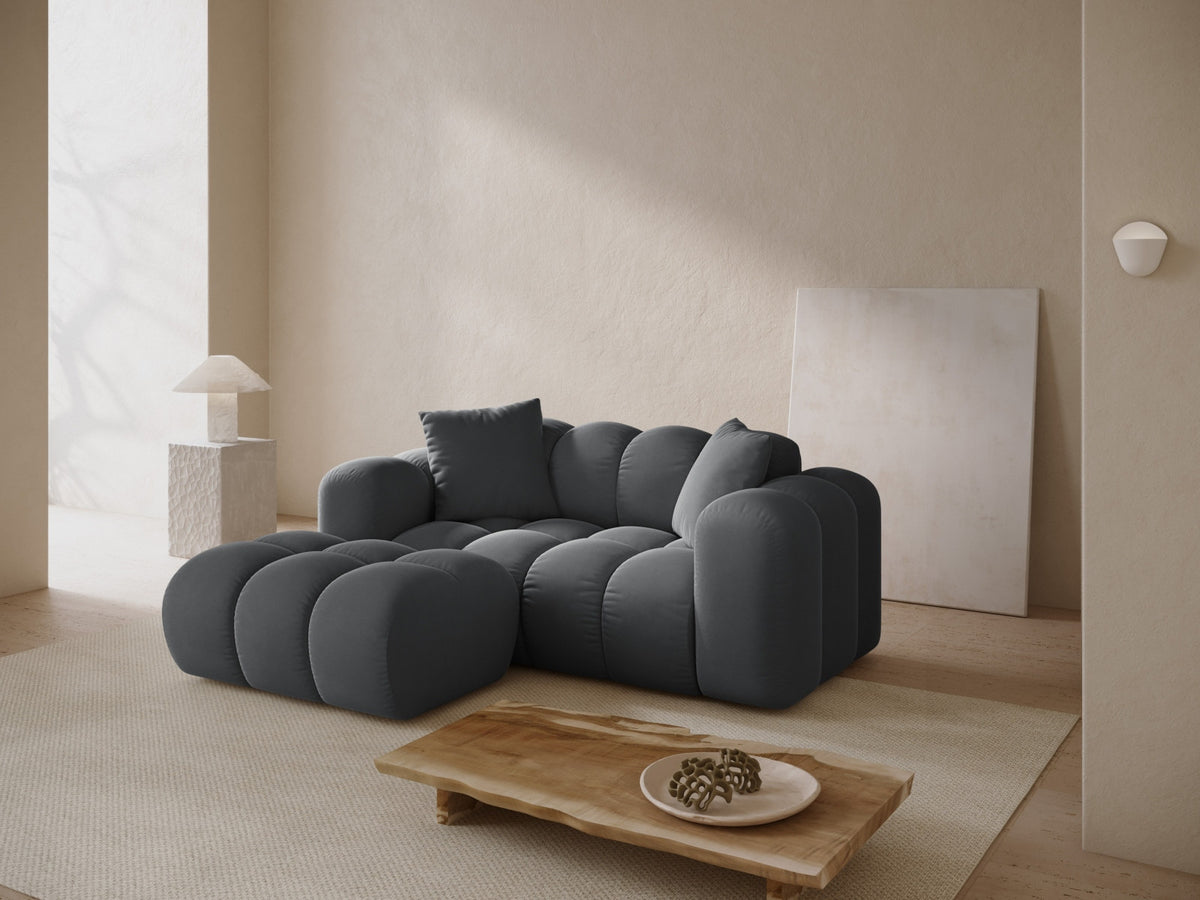 2-Sitzer Ecksofa links Treno in Grey-Bluvel präsentiert im Onlineshop von KAQTU Design AG. Ecksofa links ist von Cosmopolitan Design