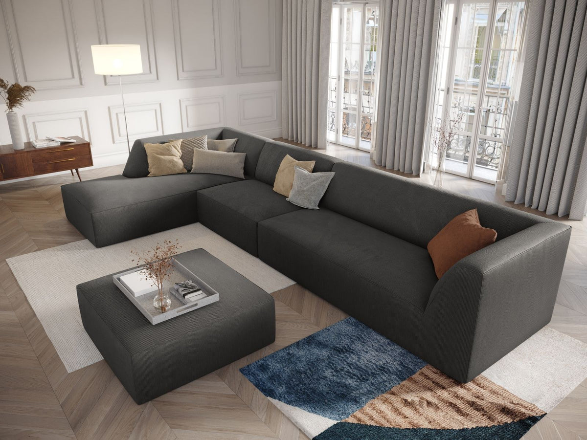 Runder Pouf mit hellblauem Cordstoff-Bezug, schwarzen Kunststoffbeinen und Massivholzrahmen, Modell Siena von Cosmopolitan Design.
