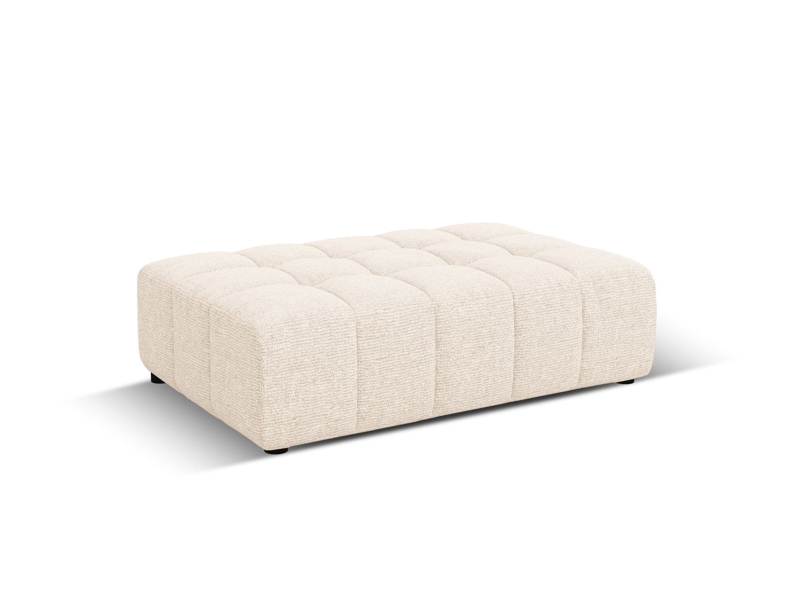 Eleganter Chicago Pouf in zartem Beige, bietet zusätzlichen Sitzkomfort und verleiht jedem Raum eine moderne Note.