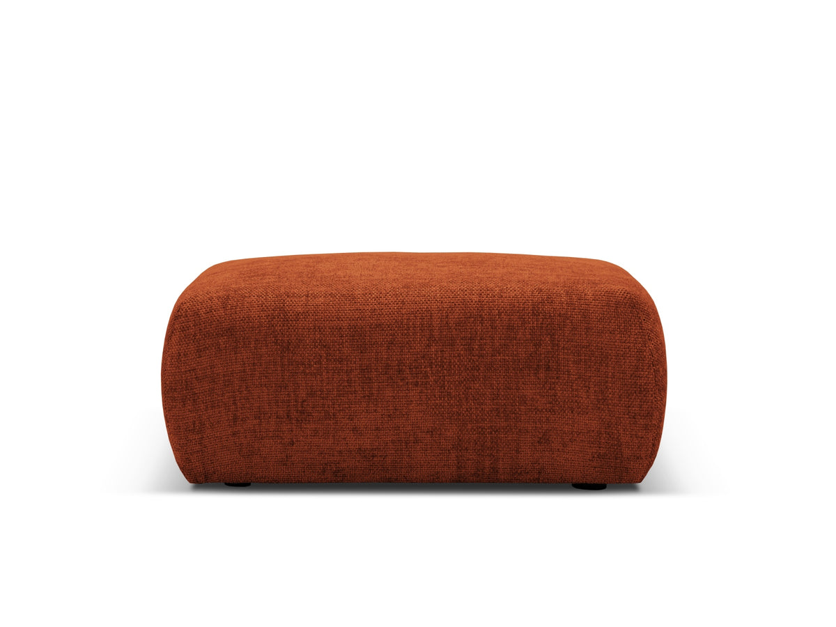 Gepolsterter Pouf Matera mit Velourbezug auf schwarzen Kunststoffbeinen, Cosmopolitan Design
