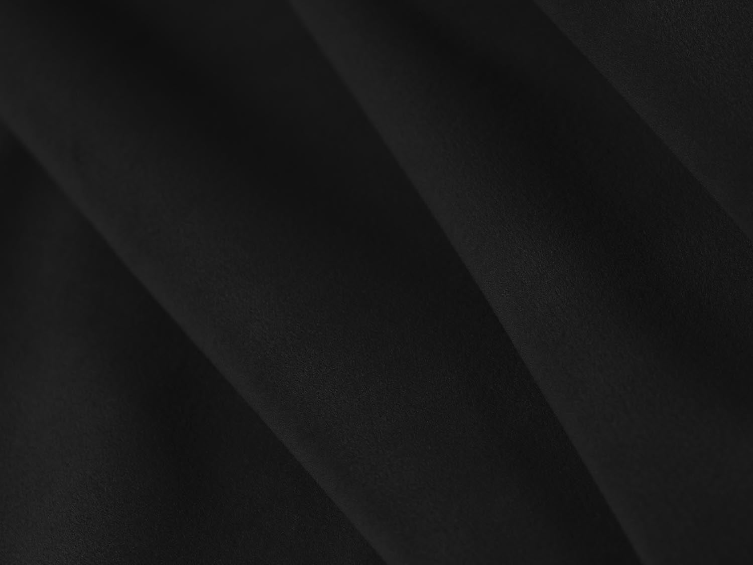 Arendal Velour Pouf 1 Sitz in Black präsentiert im Onlineshop von KAQTU Design AG. Pouf ist von Cosmopolitan Design