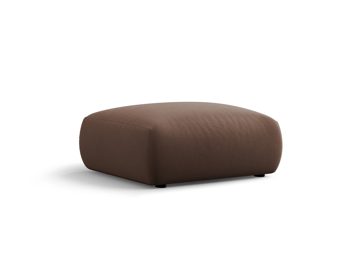 Gepolsterter Pouf Matera mit Velourbezug auf schwarzen Kunststoffbeinen, Cosmopolitan Design