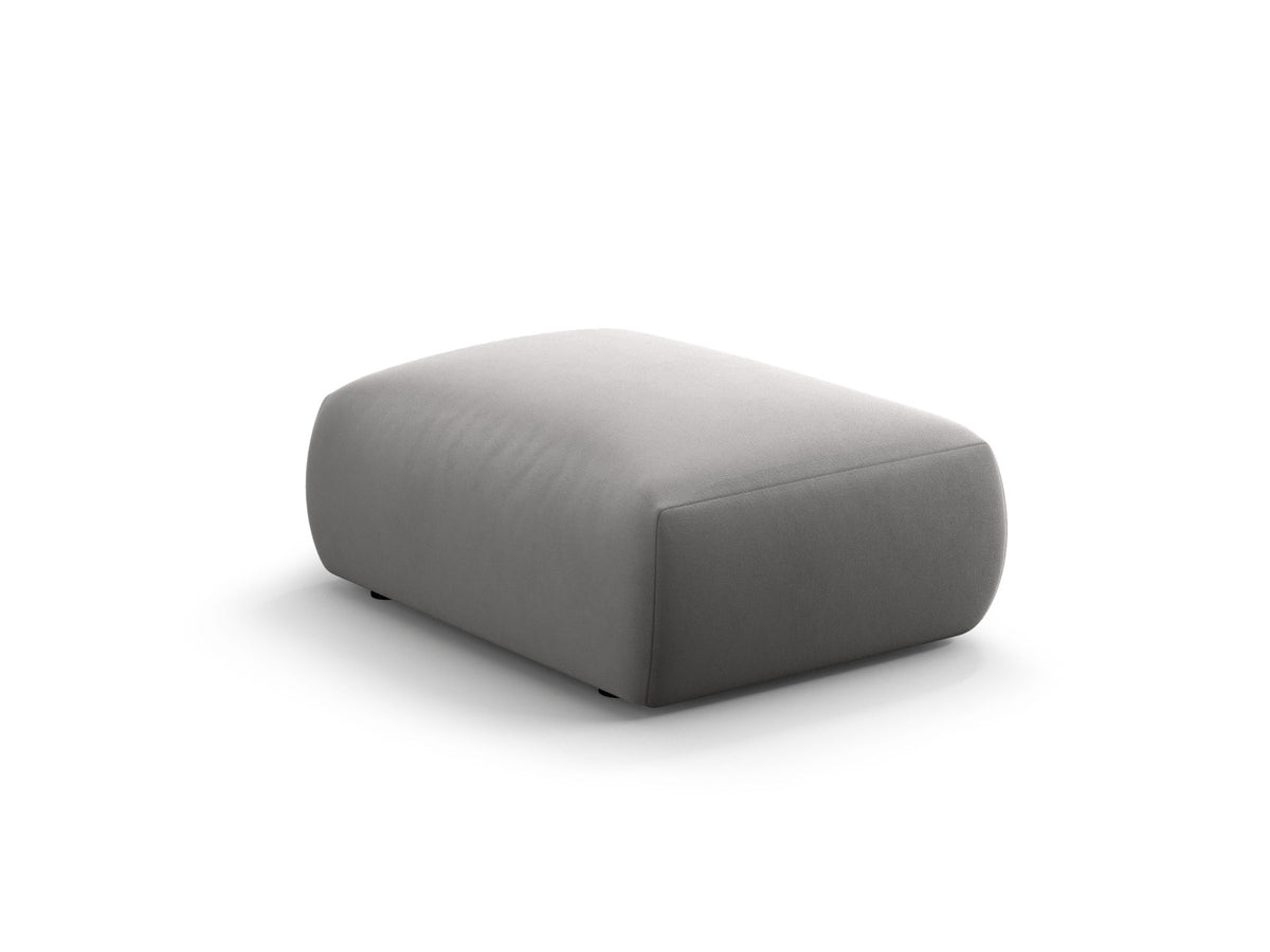Gepolsterter Pouf Matera mit Velourbezug auf schwarzen Kunststoffbeinen, Cosmopolitan Design