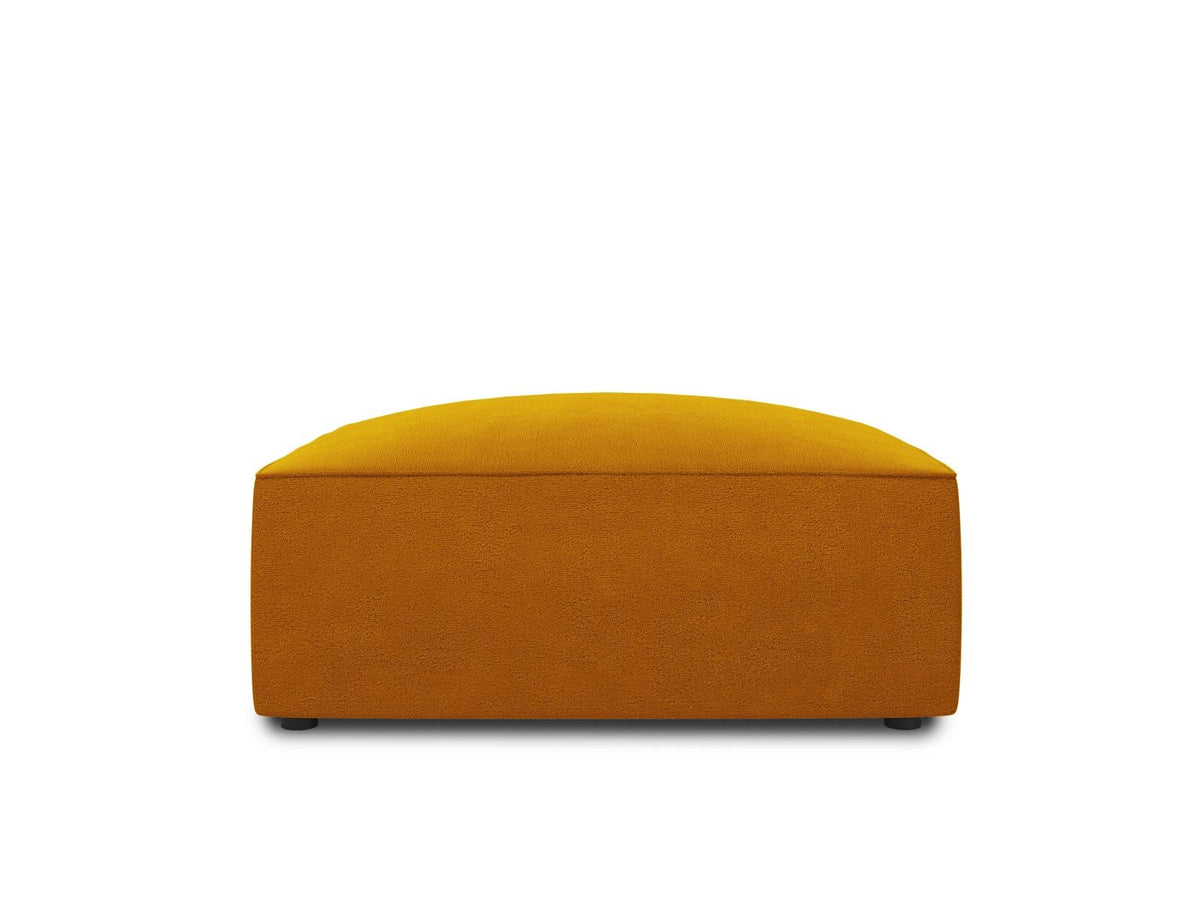 Beiger Samt-Pouf mit gepolstertem Sitz, Velours-Stoff und schwarzen Kunststoffbeinen, Modell Siena von Cosmopolitan Design.