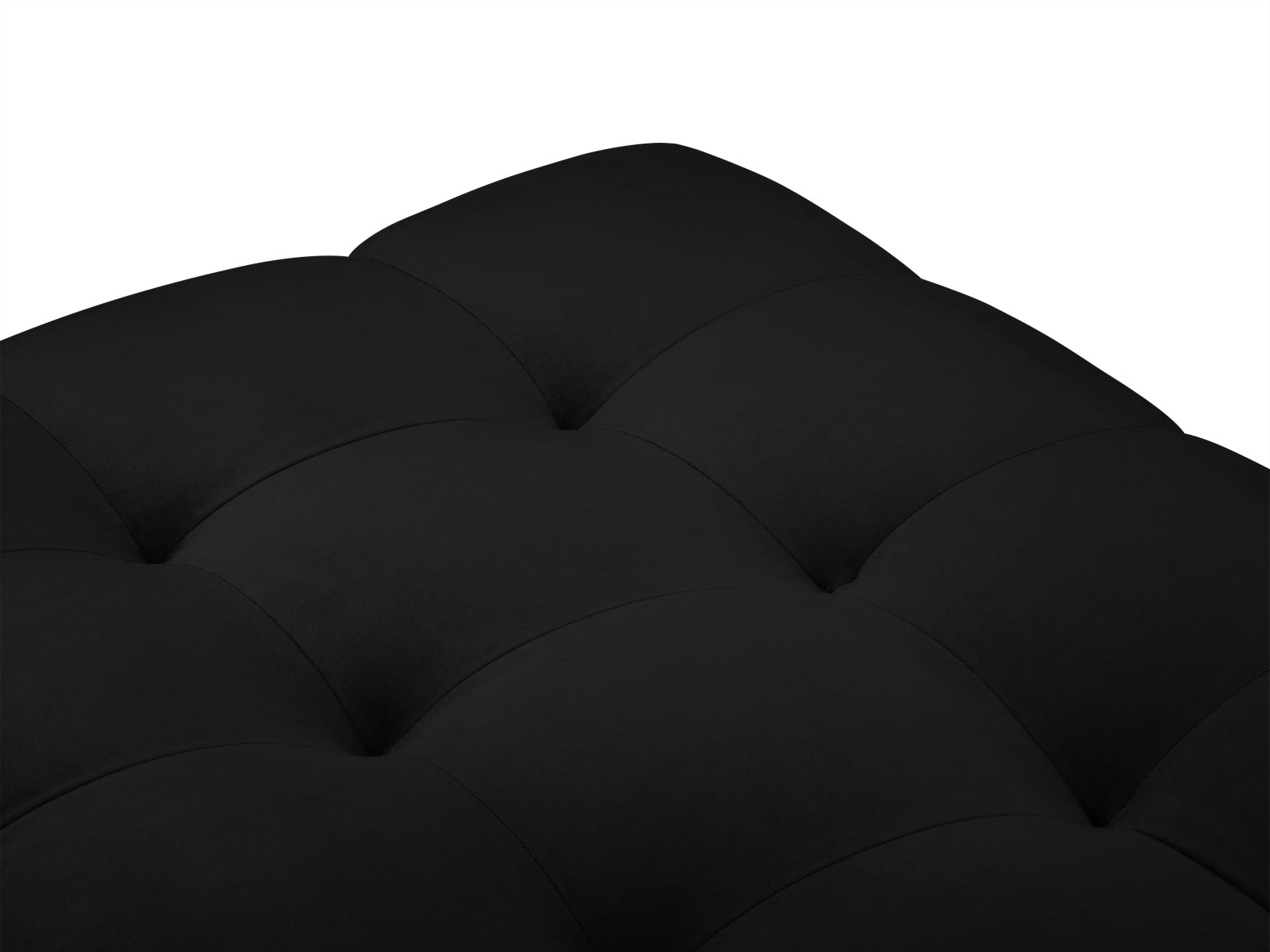 Stylischer 1-Sitzer Pouf Bali aus edlem Black-Bluvel, perfekt für gemütliche Ecken und zeitgemäße Einrichtungsideen.