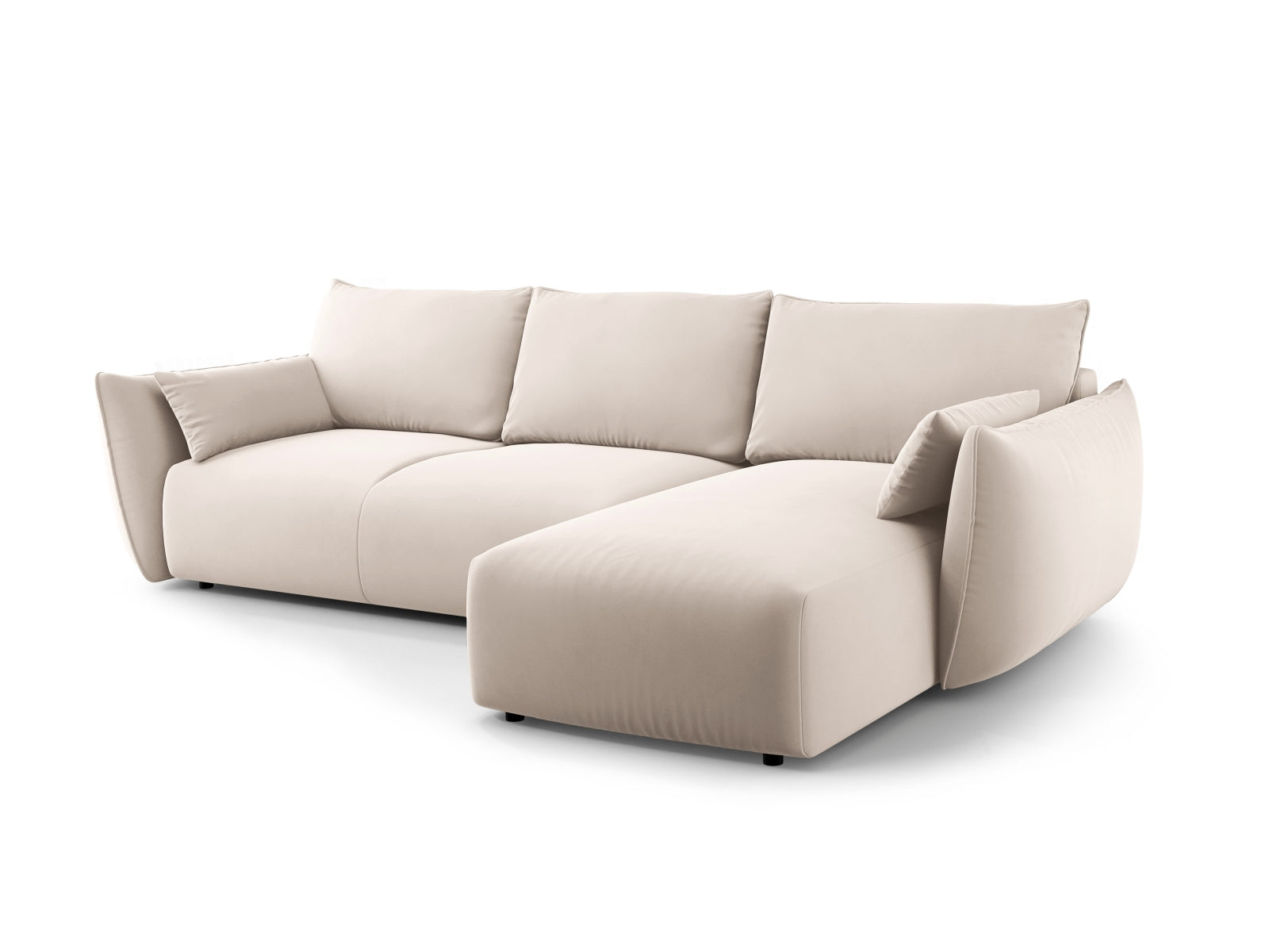 Beige 4-Sitzer Ecksofa Matera mit Schlaffunktion und Stauraum, ideal für moderne Wohnräume, präsentiert von Cosmopolitan Design.