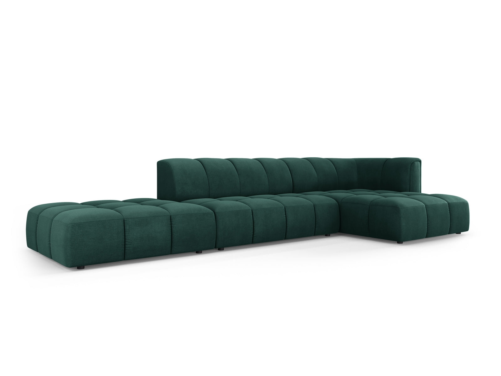 Elegantes 5-Sitzer Ecksofa Moritz in tiefem Flaschengrün, ideal für moderne Wohnräume und entspannte Stunden von Cosmopolitan Design.