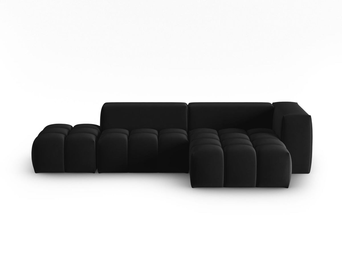 Modulares Ecksofa rechts aus Samt in Sand-Casino mit Récamiere, schwarzen Kunststoffbeinen und gepolsterter Rückenlehne.