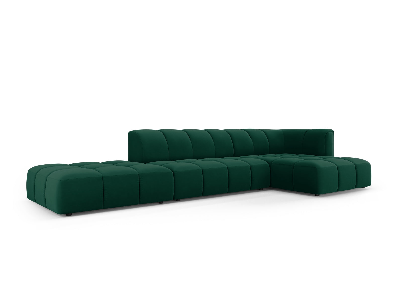 Modulares 5-Sitzer Ecksofa Moritz in edlem Bottle Green-Bluvel, perfekt für moderne Wohnzimmer und gesellige Abende.